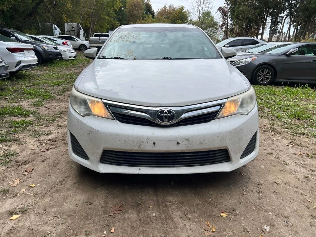 Toyota Camry * 4dr Sdn I4 Auto * CARFAX * ЦЕНА ДО БГ - изображение 2