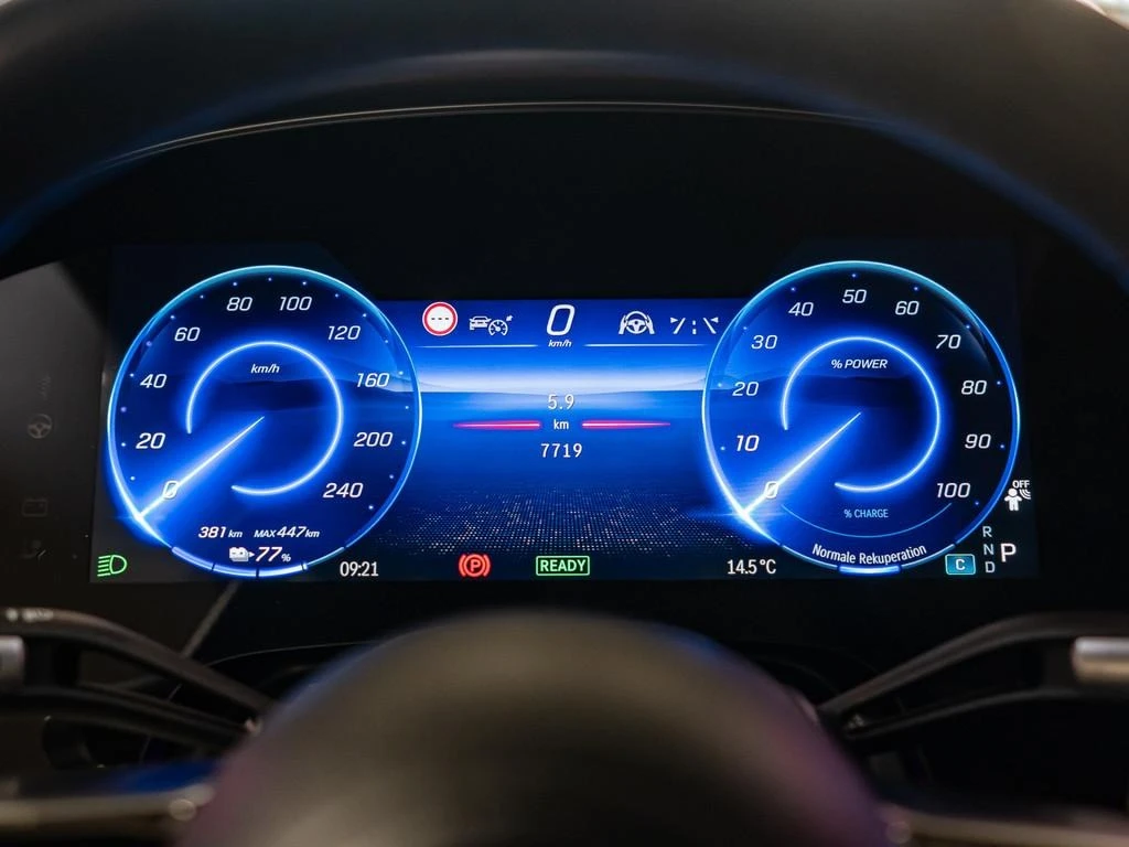 Mercedes-Benz EQS 580 SUV 4-MATIC AMG HYPERSCREEN CARBON - изображение 4