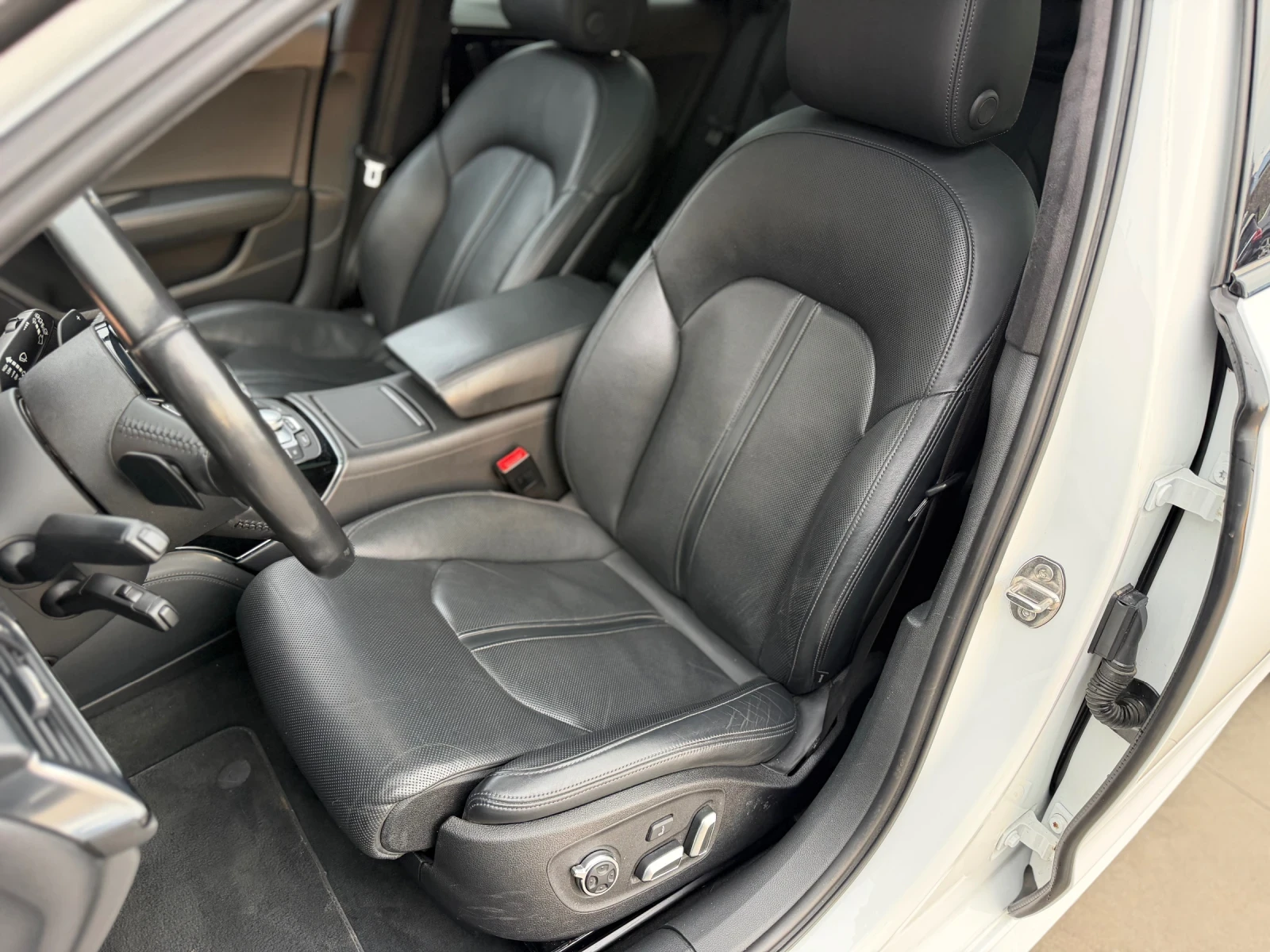 Audi A6 3.0BiTDi* EXCLUSIVE* MATRIX* 360* NIGHT* PANO* , снимка 12 - Автомобили и джипове - 54160610