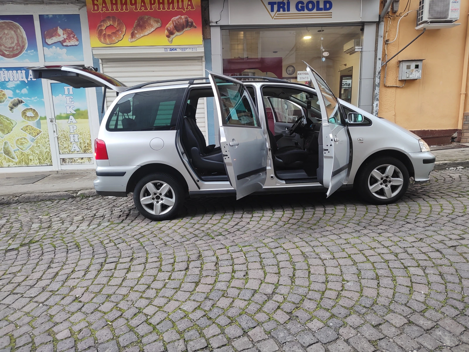 Seat Alhambra, снимка 15 - Автомобили и джипове - 54310983