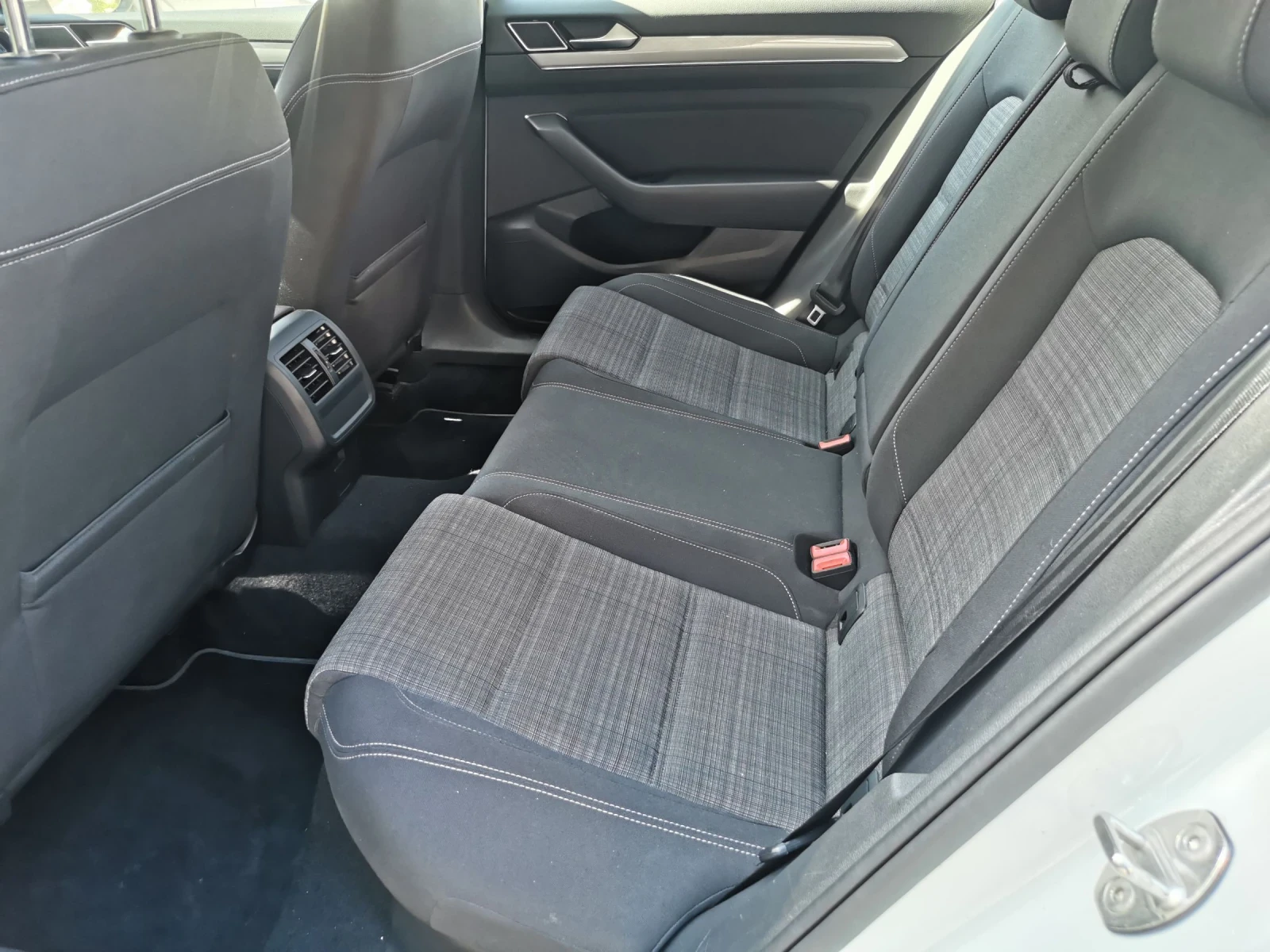 VW Passat 2.0 tdi, dsg 7, снимка 9 - Автомобили и джипове - 54323455