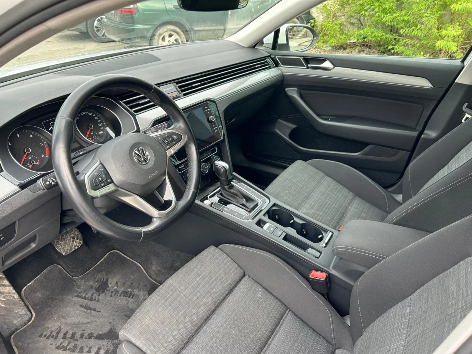 VW Passat 2.0 tdi, dsg 7, снимка 12 - Автомобили и джипове - 54323455