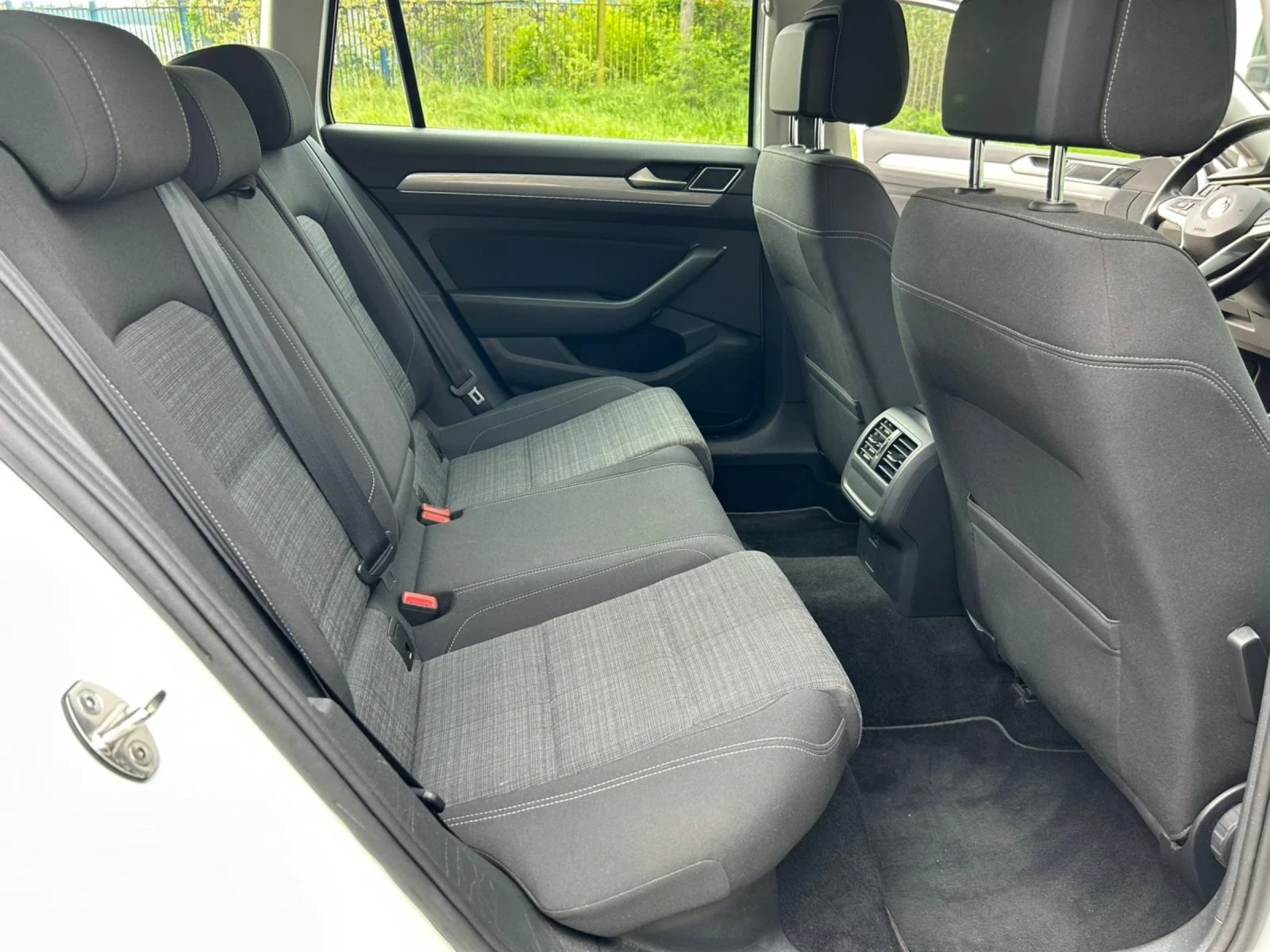 VW Passat 2.0 tdi, dsg 7, снимка 14 - Автомобили и джипове - 54323455