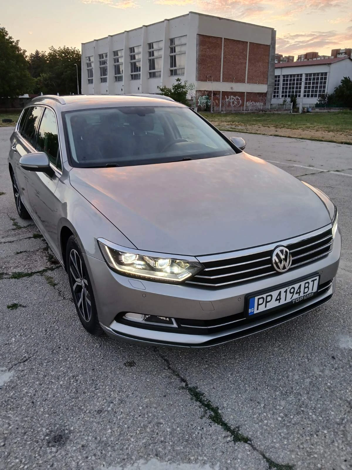VW Passat 2.0 TDI DIGITAL , снимка 11 - Автомобили и джипове - 55647449