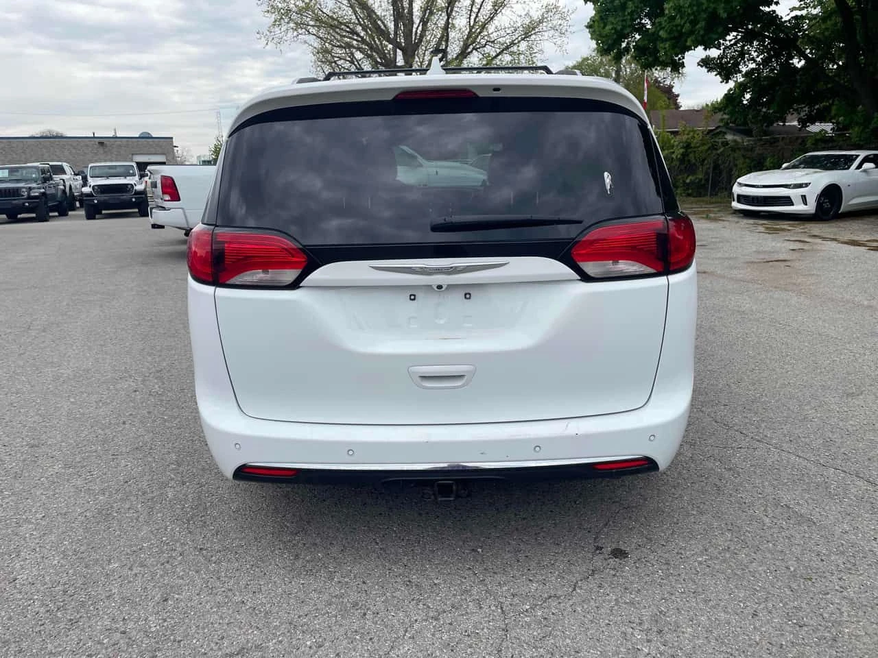 Chrysler Pacifica * Touring L Plus* АВТОКРЕДИТ БЕЗ ПЪРВОНАЧАЛНА ВНОС, снимка 4 - Автомобили и джипове - 54638586