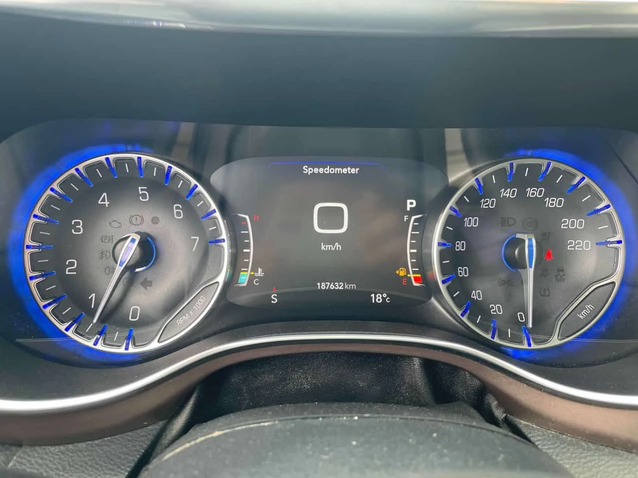 Chrysler Pacifica * Touring L Plus* АВТОКРЕДИТ БЕЗ ПЪРВОНАЧАЛНА ВНОС, снимка 8 - Автомобили и джипове - 54638586