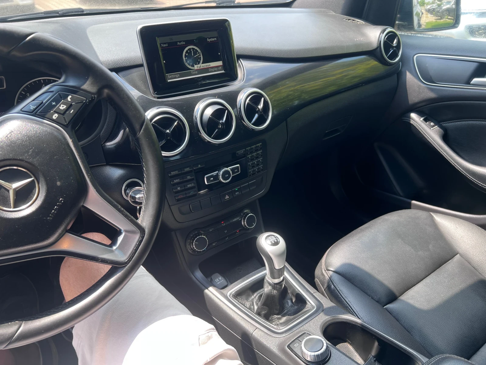 Mercedes-Benz B 180 Executive Full edition Led, снимка 13 - Автомобили и джипове - 54791092