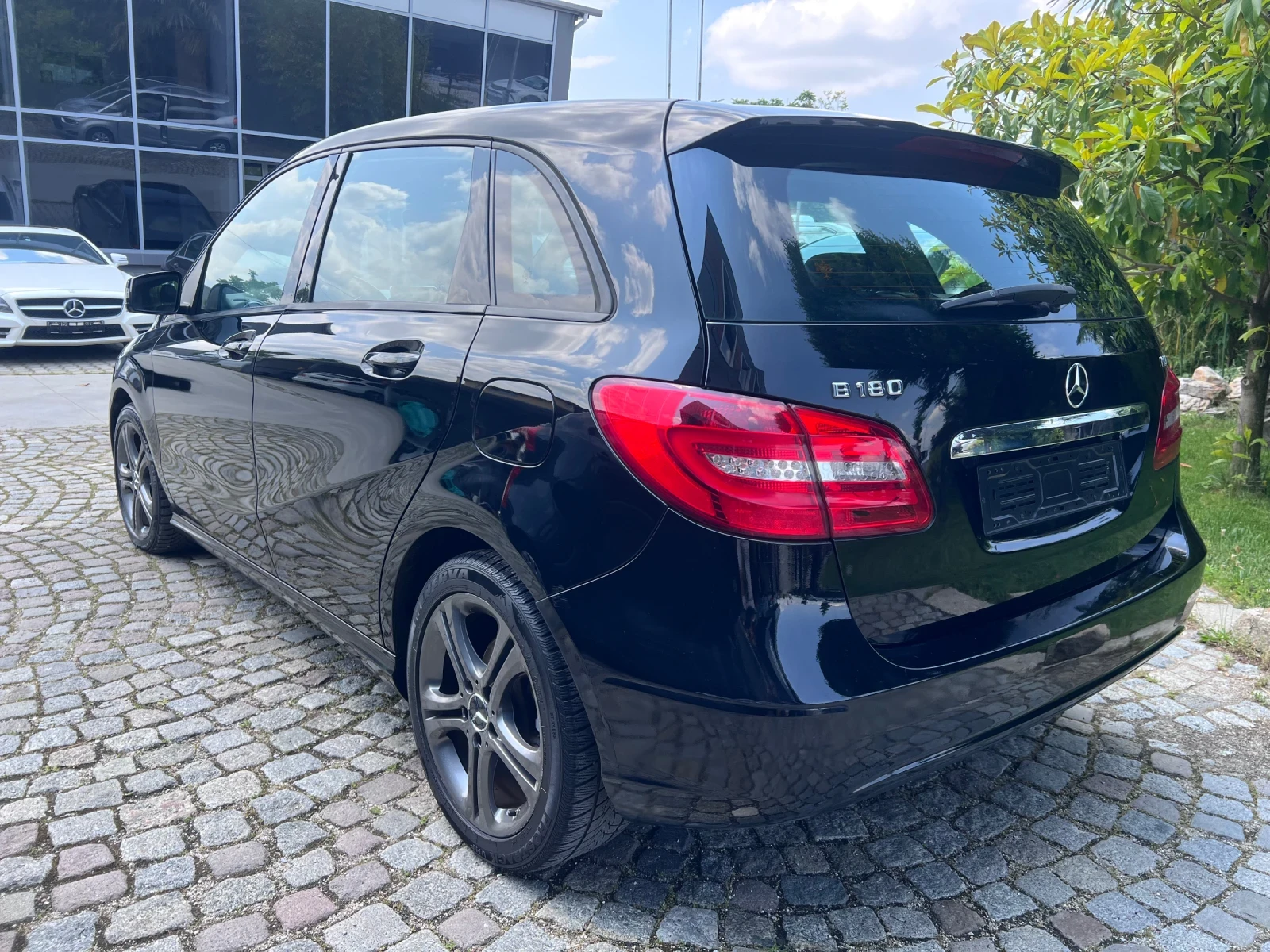 Mercedes-Benz B 180 Executive Full edition Led, снимка 6 - Автомобили и джипове - 54791092