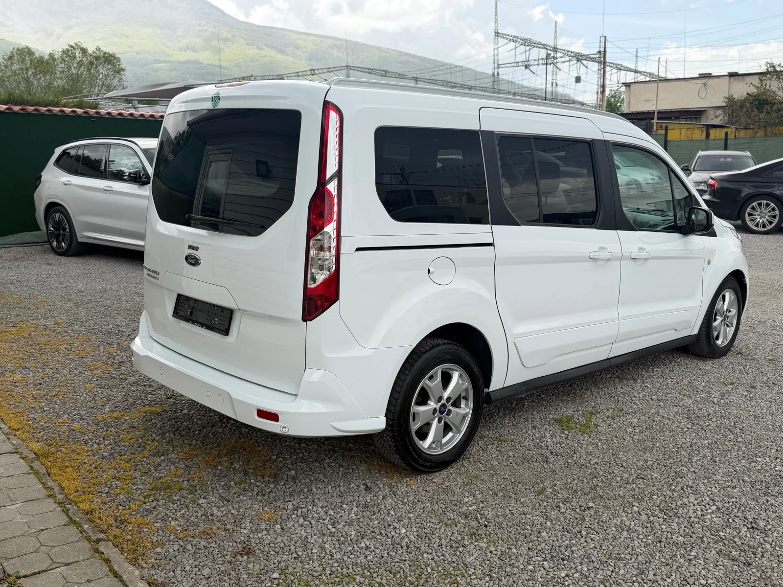 Ford Tourneo Connect 1.5Hdi-Автоматик-Фейс-Швейцария , снимка 4 - Автомобили и джипове - 54826337