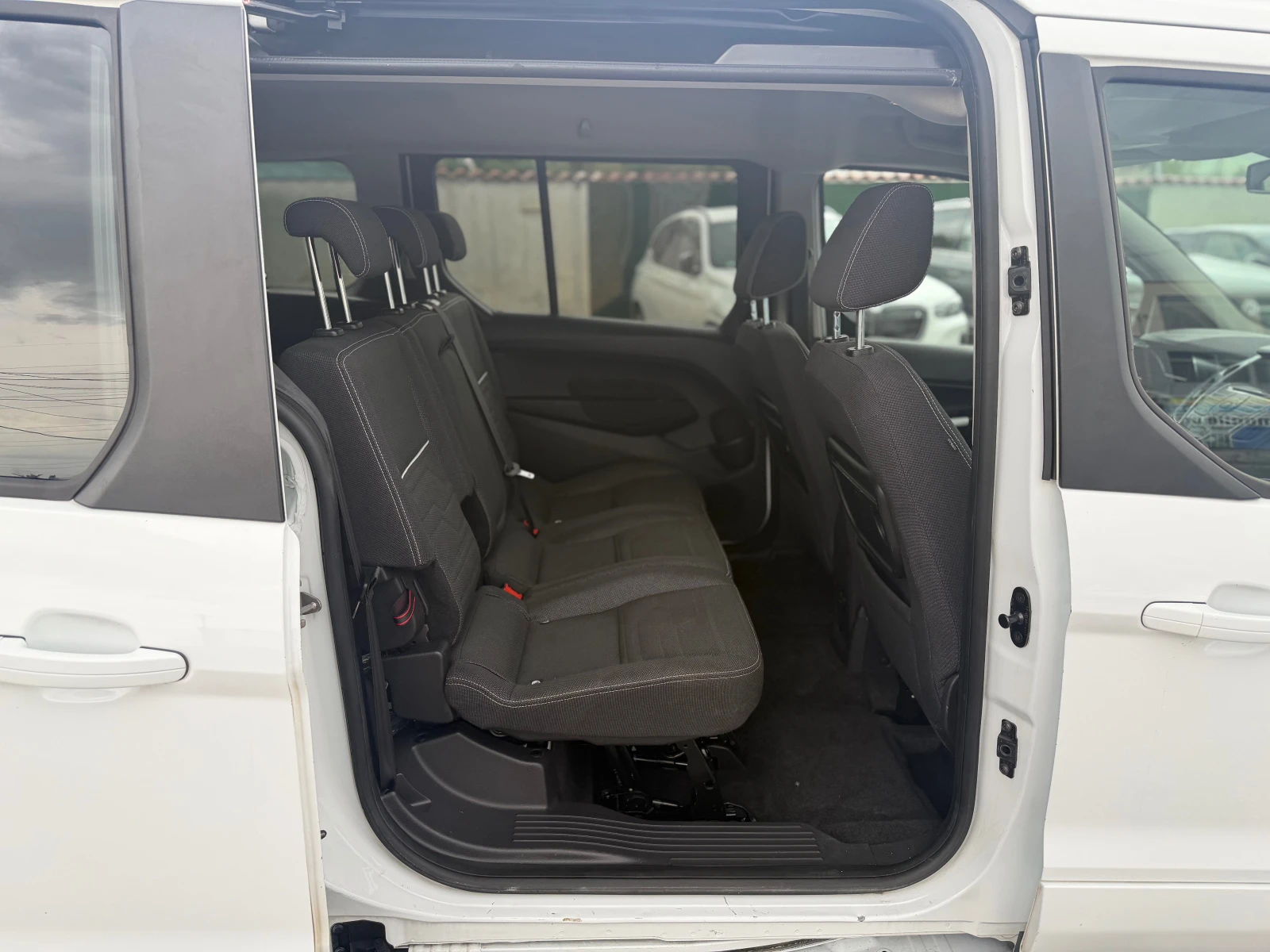 Ford Tourneo Connect 1.5Hdi-Автоматик-Фейс-Швейцария , снимка 14 - Автомобили и джипове - 54826337