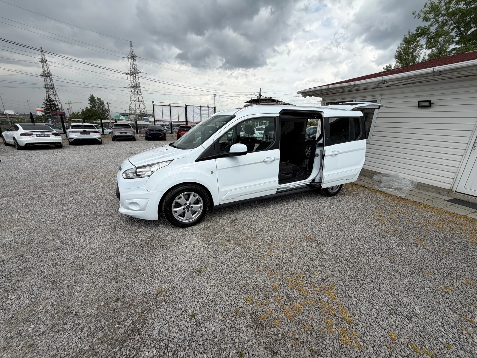 Ford Tourneo Connect 1.5Hdi-Автоматик-Фейс-Швейцария , снимка 8 - Автомобили и джипове - 54826337