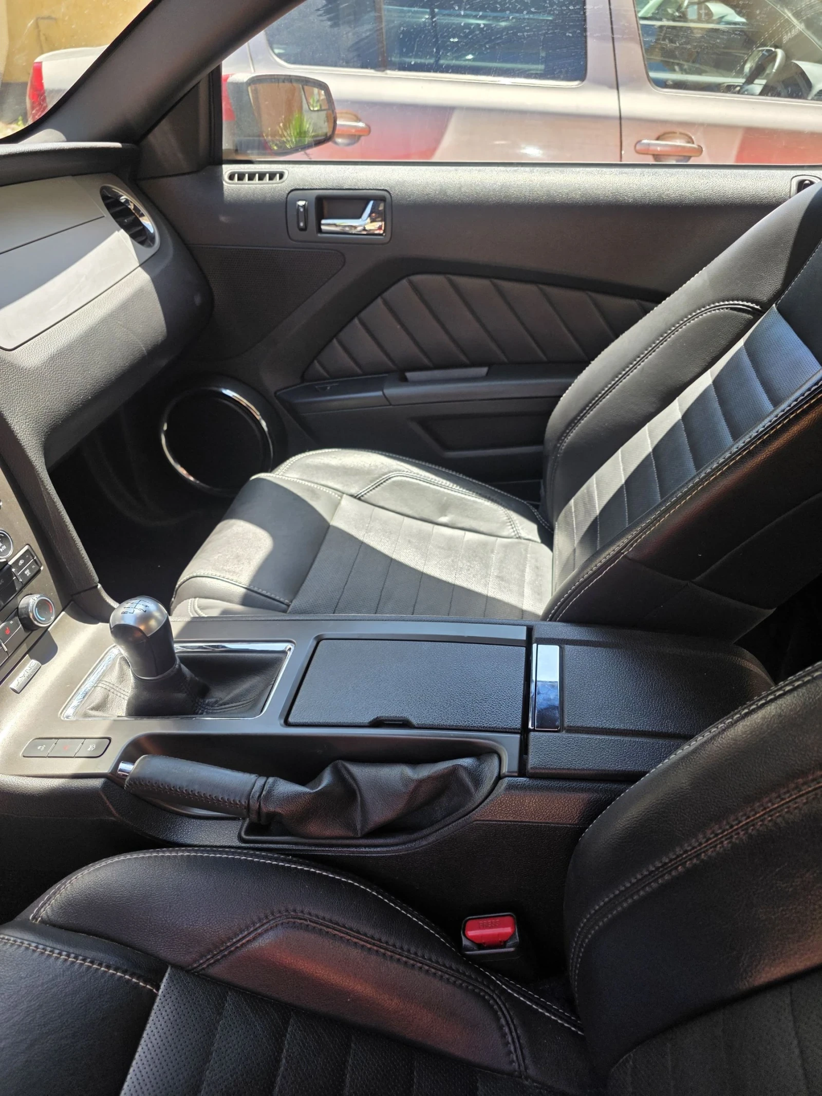 Ford Mustang, снимка 11 - Автомобили и джипове - 54902281