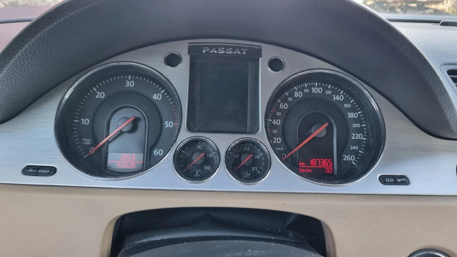 VW Passat 2.0TDI Avtomat, снимка 9 - Автомобили и джипове - 55225587