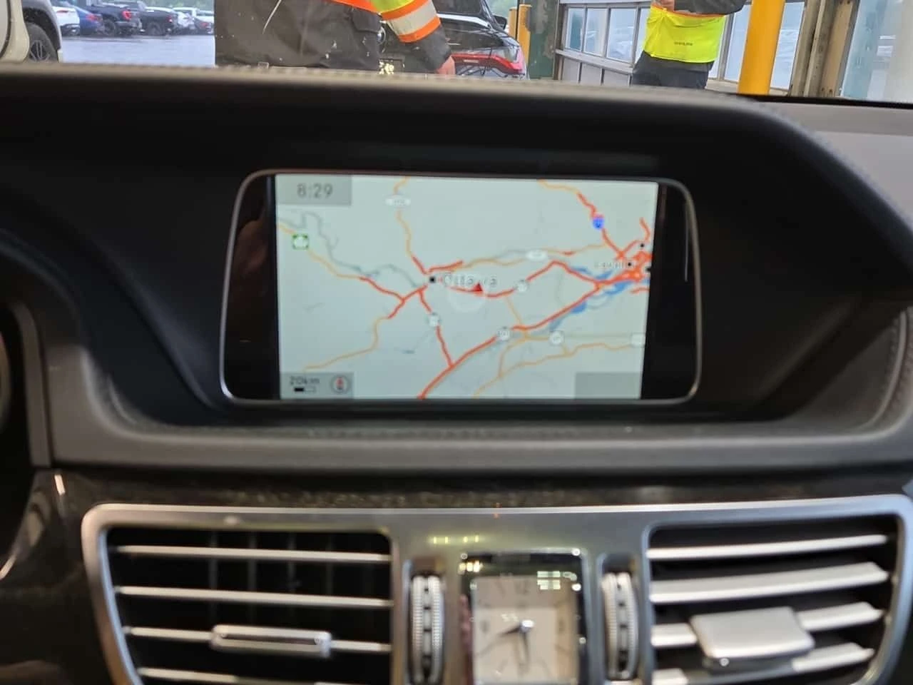 Mercedes-Benz E 500  / ДИСТРОНИК / 360 / КОЖА / 2 КЛЮЧА , снимка 11 - Автомобили и джипове - 55641358