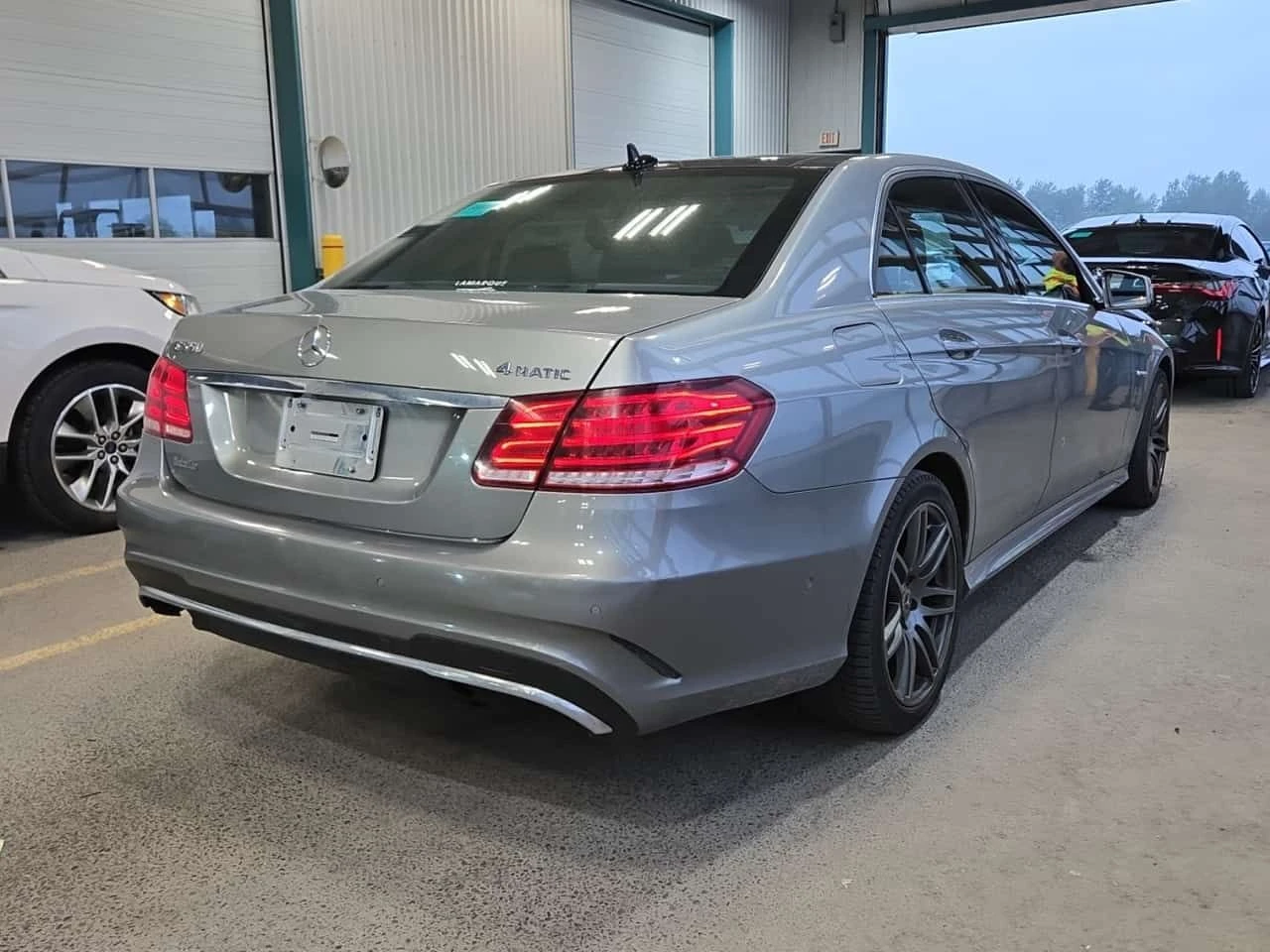 Mercedes-Benz E 500  / ДИСТРОНИК / 360 / КОЖА / 2 КЛЮЧА , снимка 3 - Автомобили и джипове - 55641358