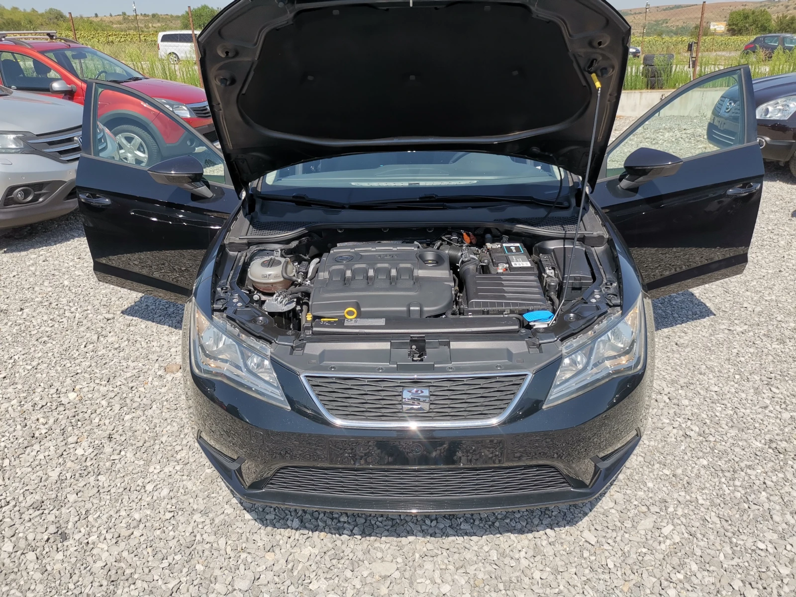 Seat Leon 1.6TDI E5B / Реални КМ / 1 СОБСТВЕНИК / БЕЗ РЪЖДА, снимка 11 - Автомобили и джипове - 55655111