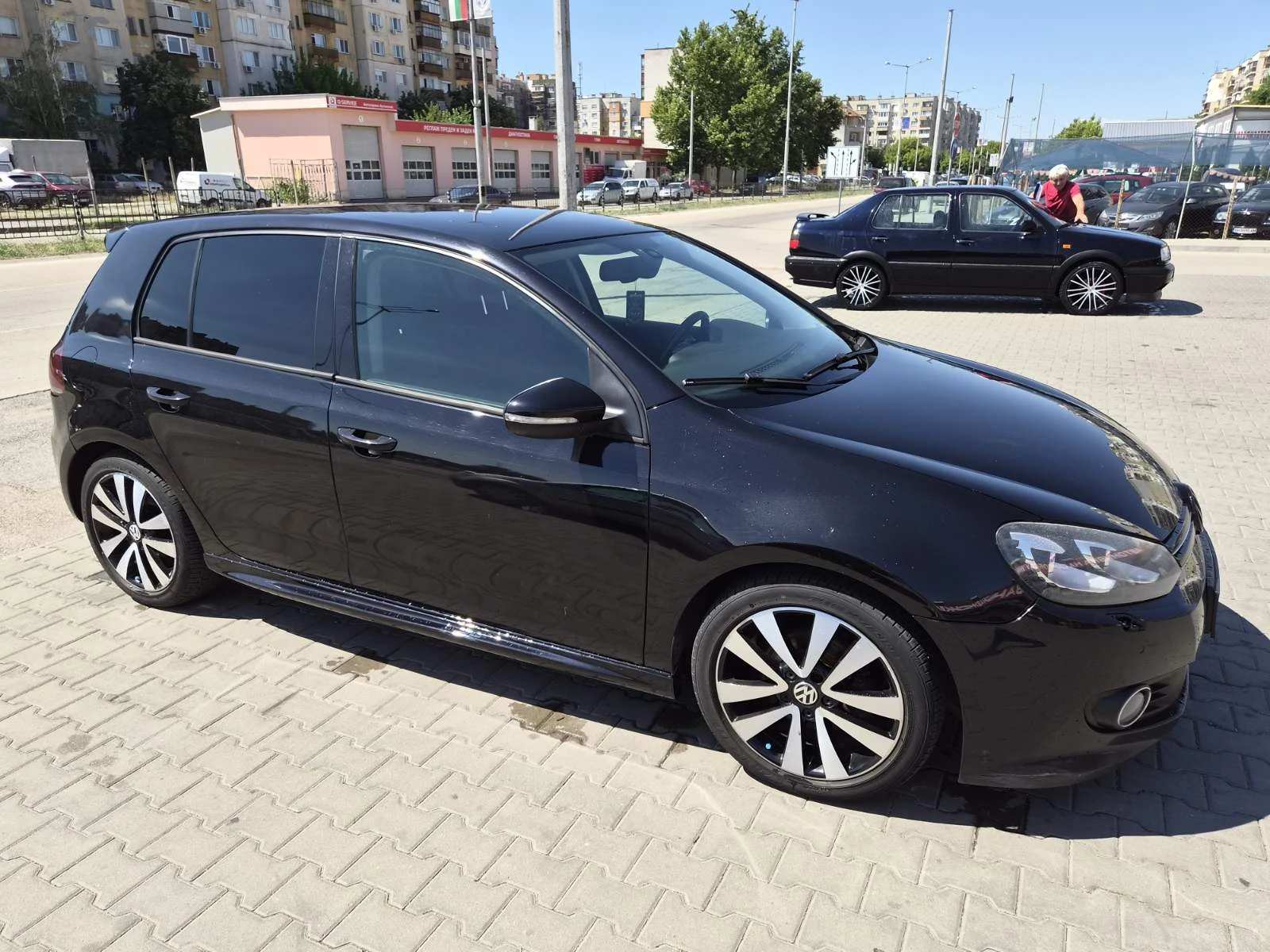 VW Golf 1.6 TDI, снимка 2 - Автомобили и джипове - 55677293