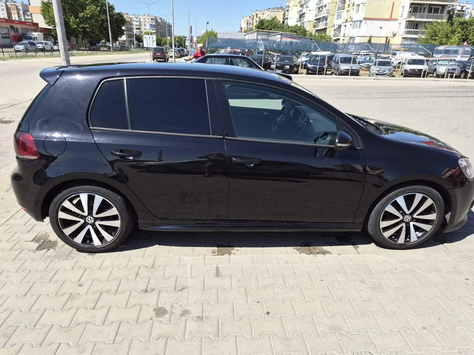 VW Golf 1.6 TDI, снимка 3 - Автомобили и джипове - 55677293