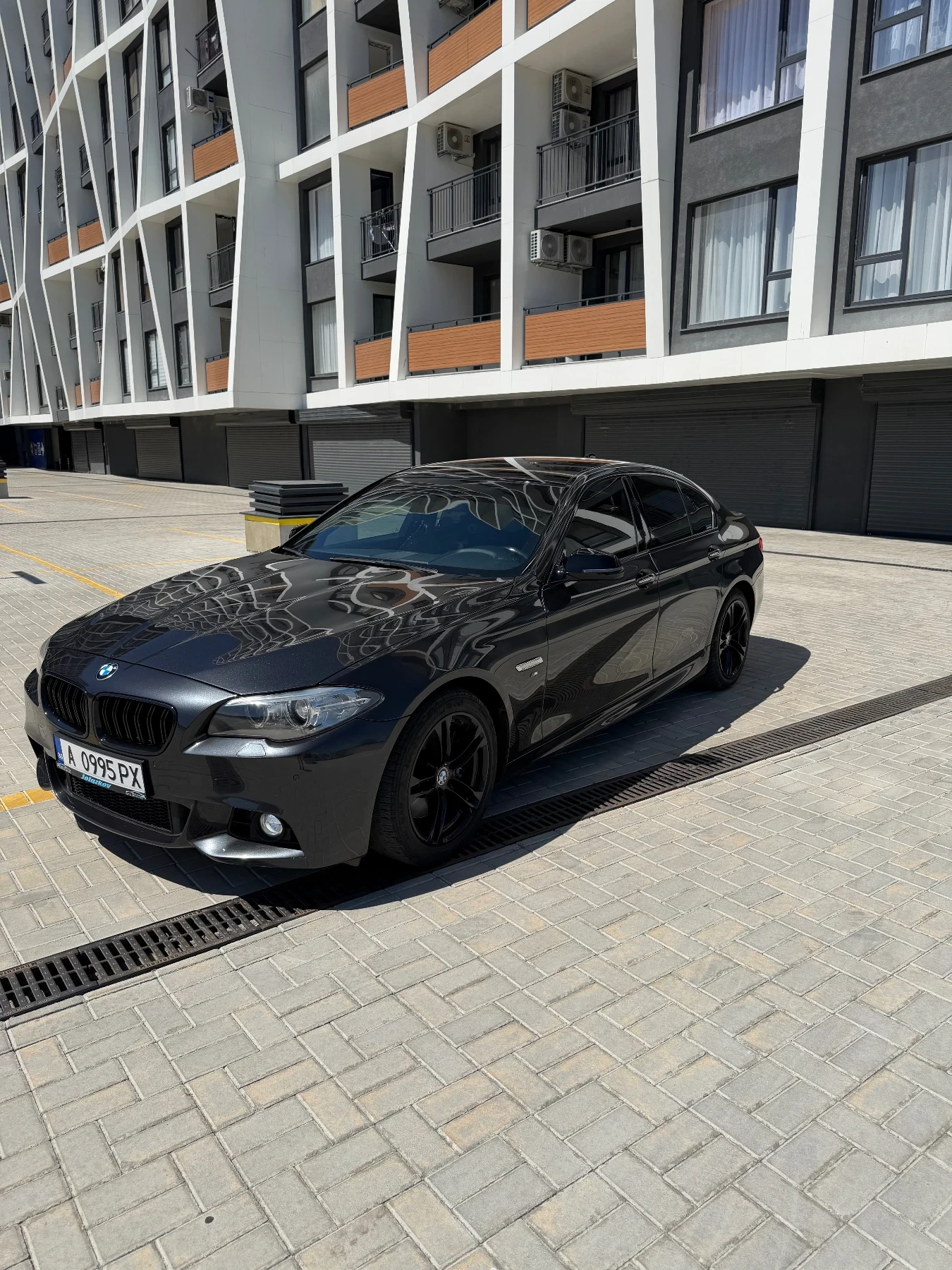BMW 530 M-Pack Shadow line, снимка 10 - Автомобили и джипове - 55768446