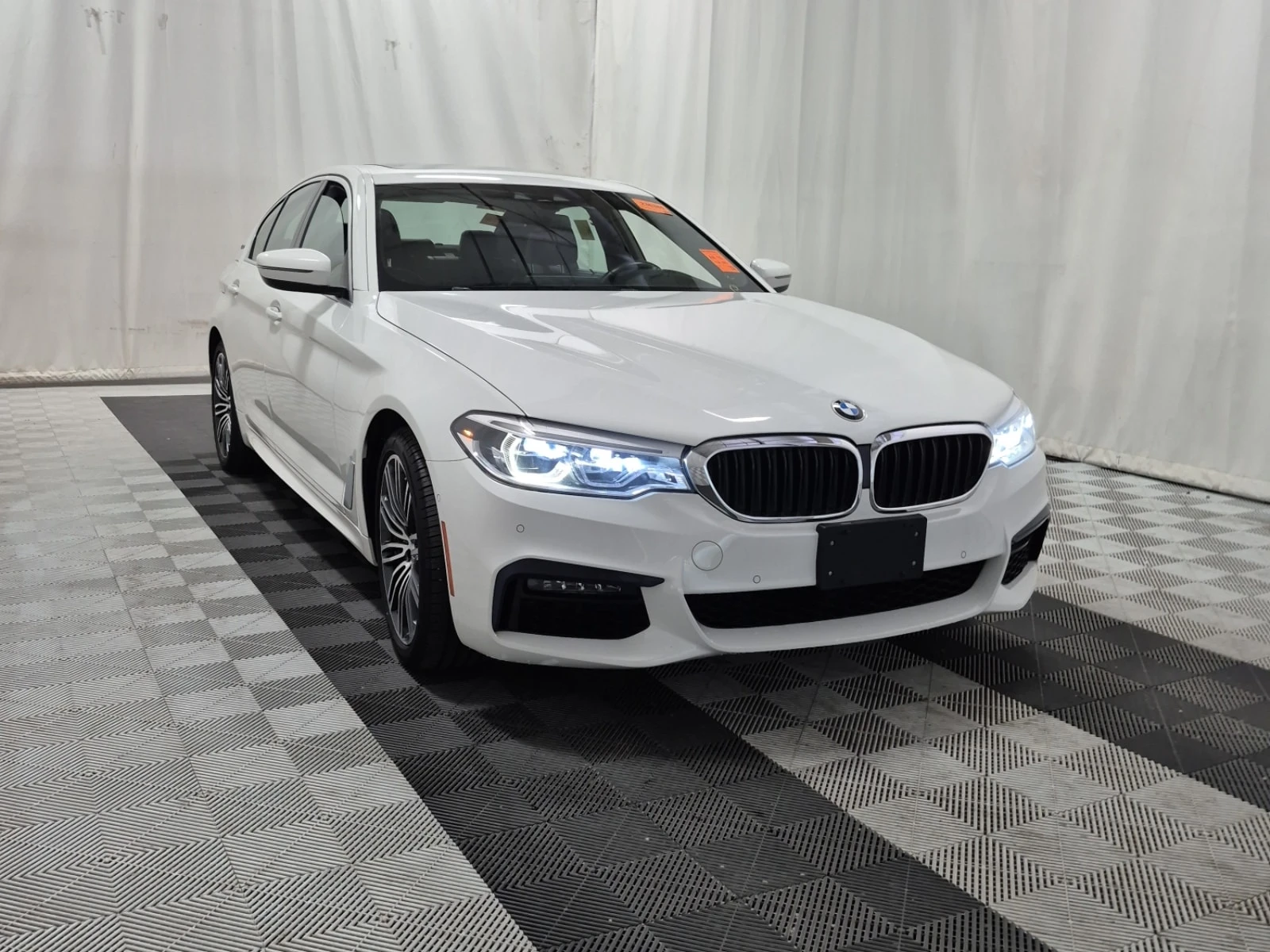 BMW 530E * XDRIVE IPERFORMANCE * CARFAX * , снимка 2 - Автомобили и джипове - 55911437