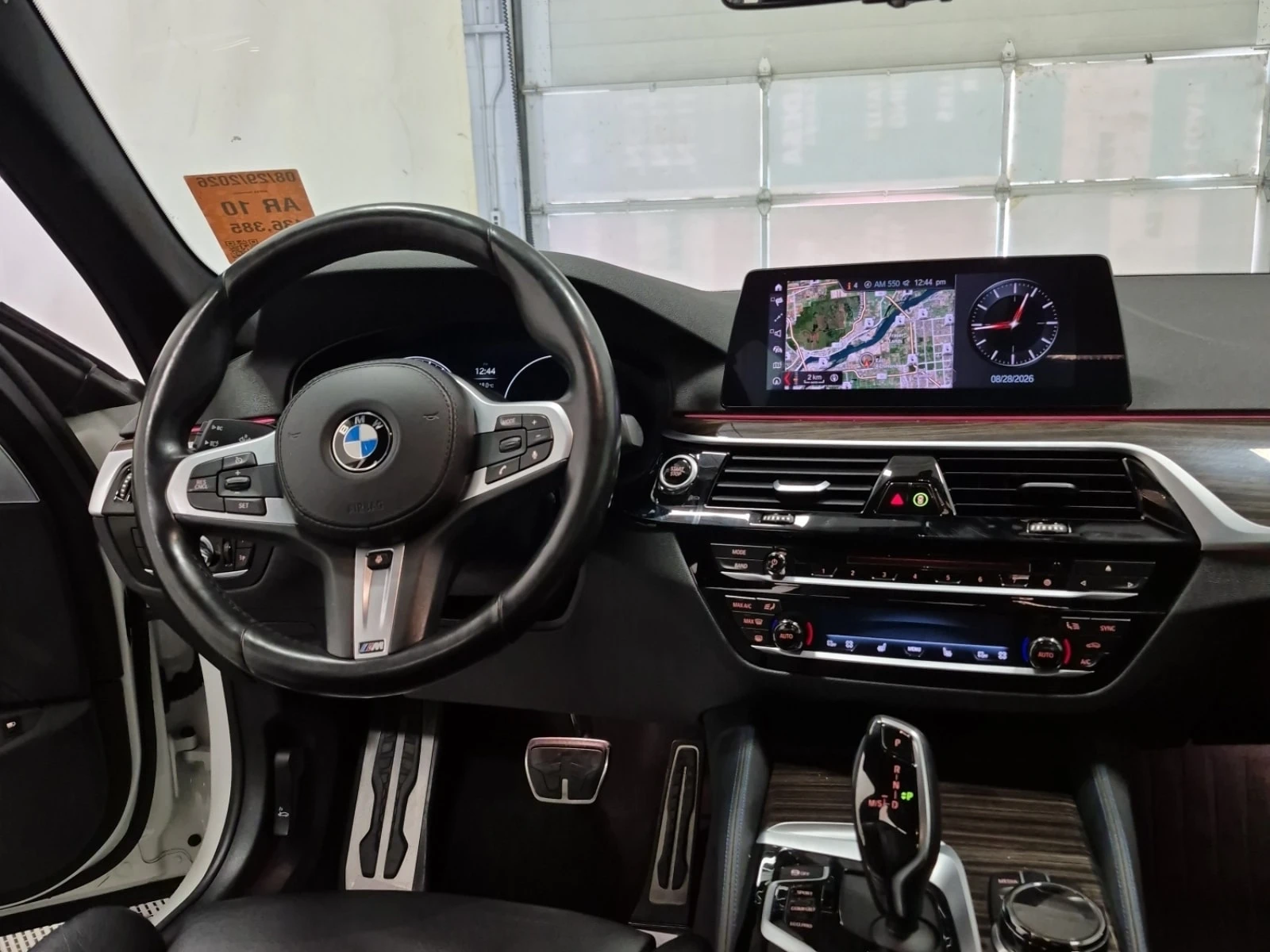 BMW 530E * XDRIVE IPERFORMANCE * CARFAX * , снимка 6 - Автомобили и джипове - 55911437