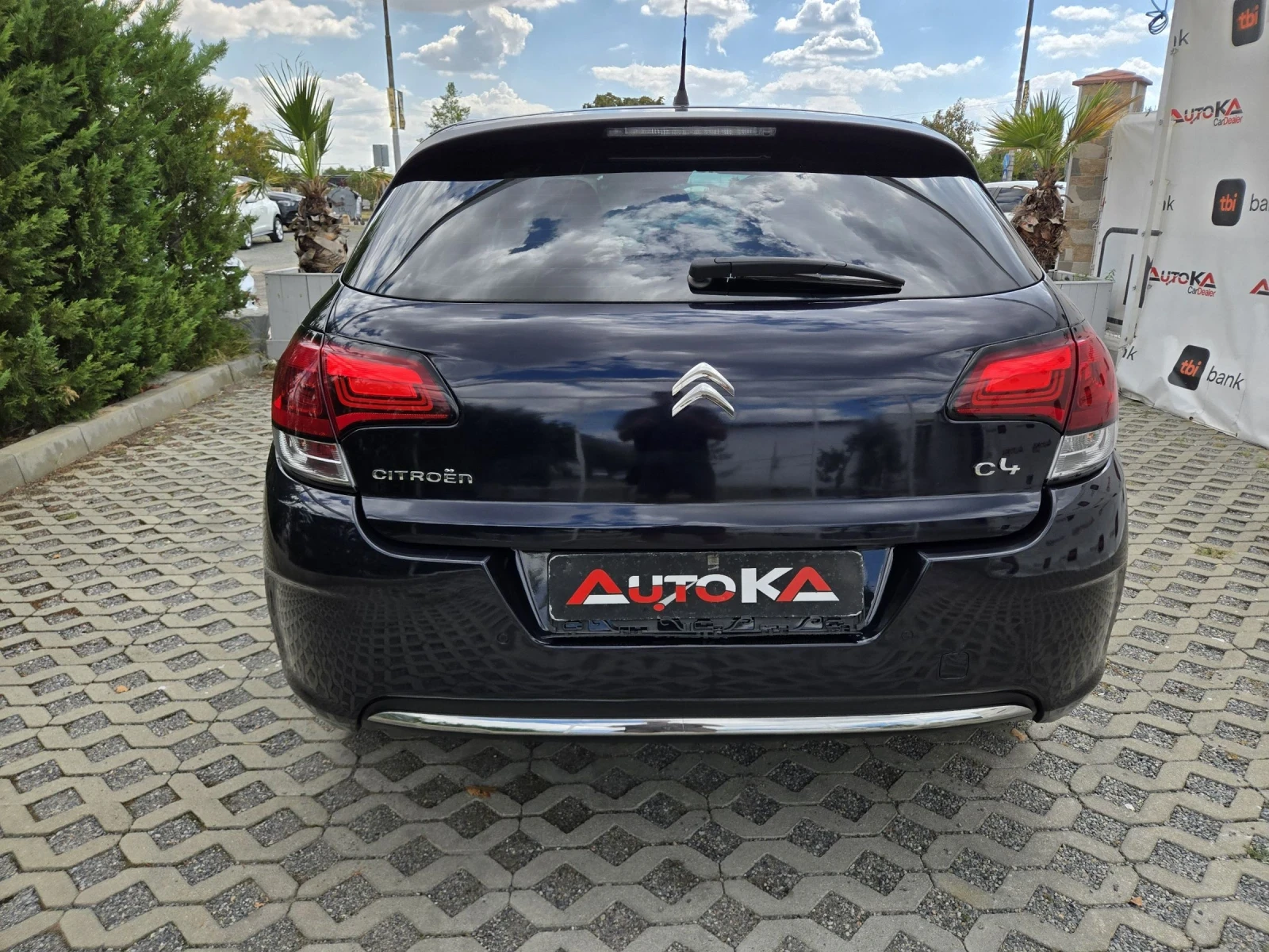 Citroen C4 1.6HDI-99кс= АВТОПИЛОТ= ПАРКТРОНИК= НАВИ= 2017г, снимка 4 - Автомобили и джипове - 56247593