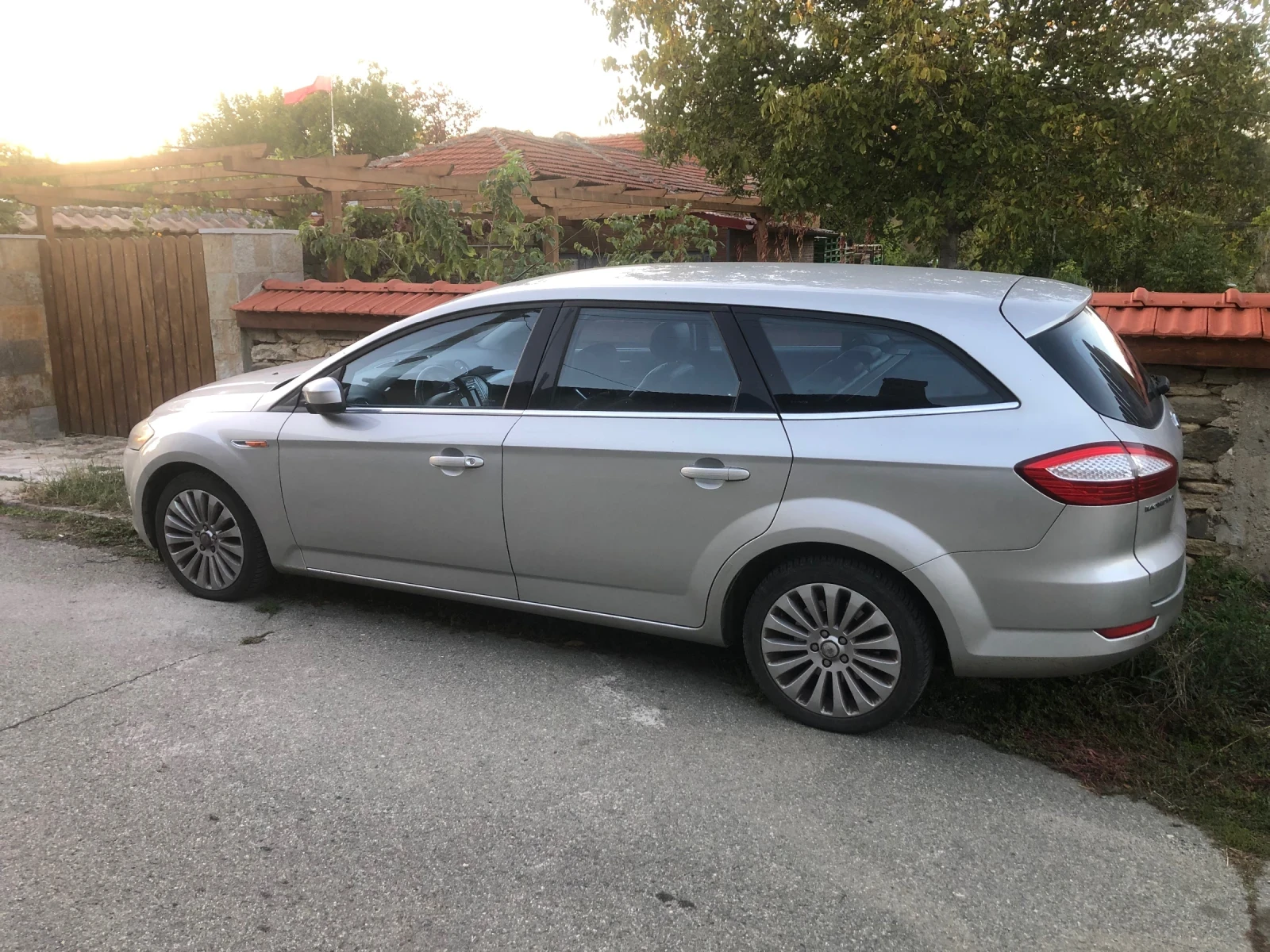 Ford Mondeo Mk4, снимка 3 - Автомобили и джипове - 56706443