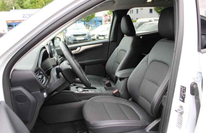 Ford Kuga 2.0/TITANIUM/120HP/NAVI/LED/B&O/LANE-ASSIST/193f, снимка 9 - Автомобили и джипове - 50700485