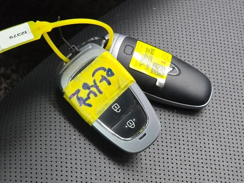 Hyundai Tucson 2.0 2WD MODERN, снимка 15 - Автомобили и джипове - 56161241