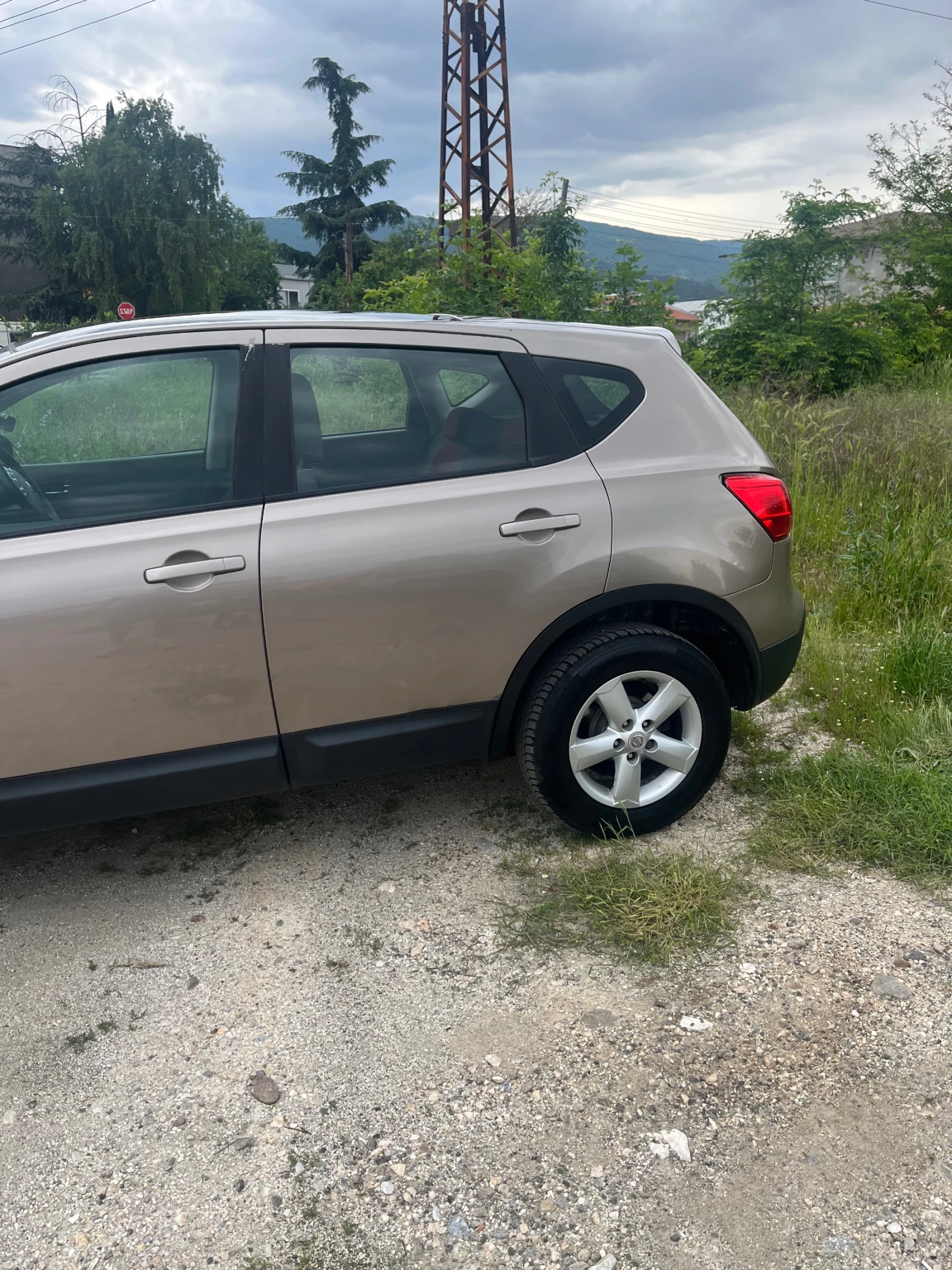 Nissan Qashqai 2.0 - изображение 2