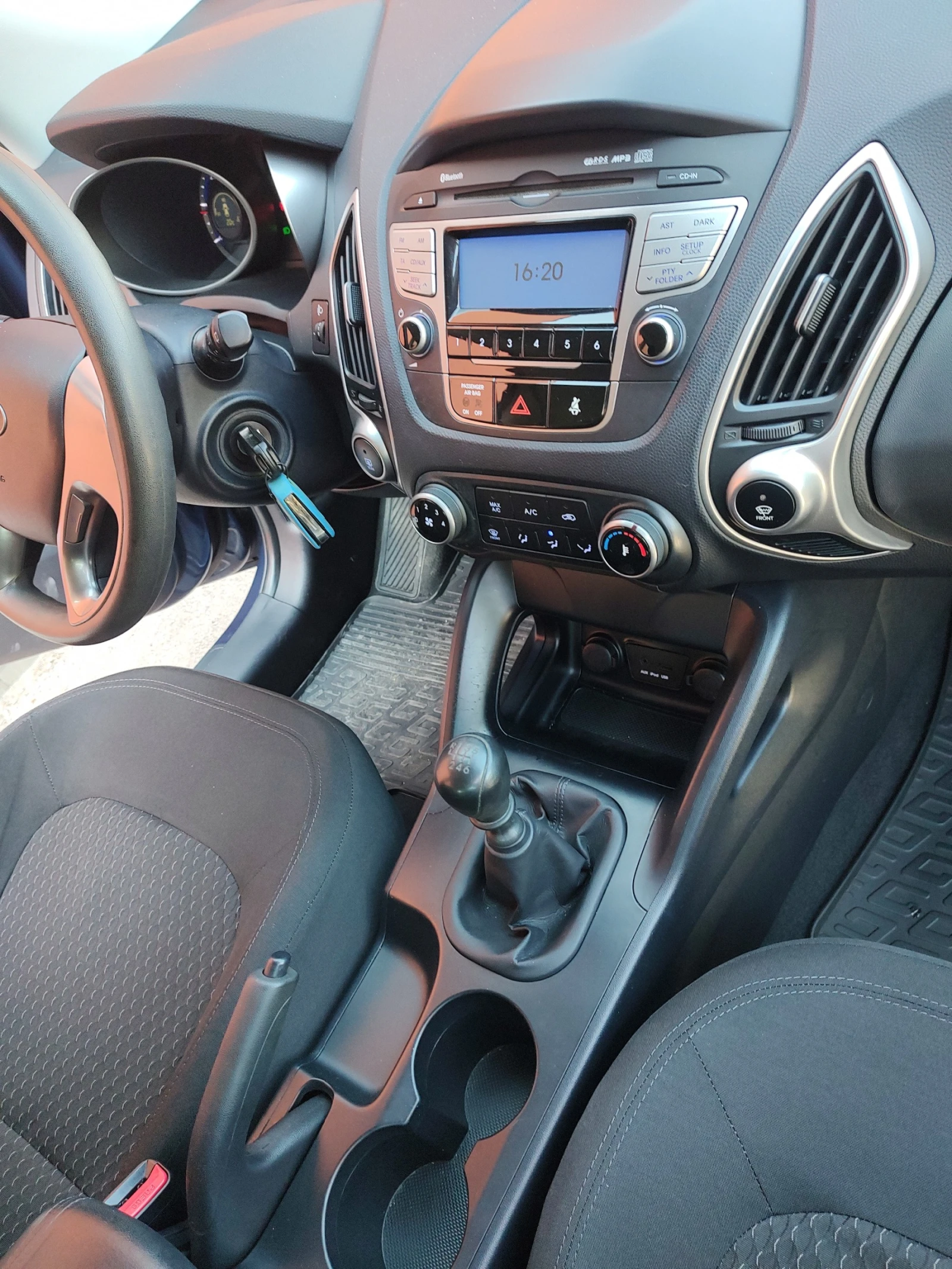 Hyundai IX35 2.0d 136hp - изображение 8
