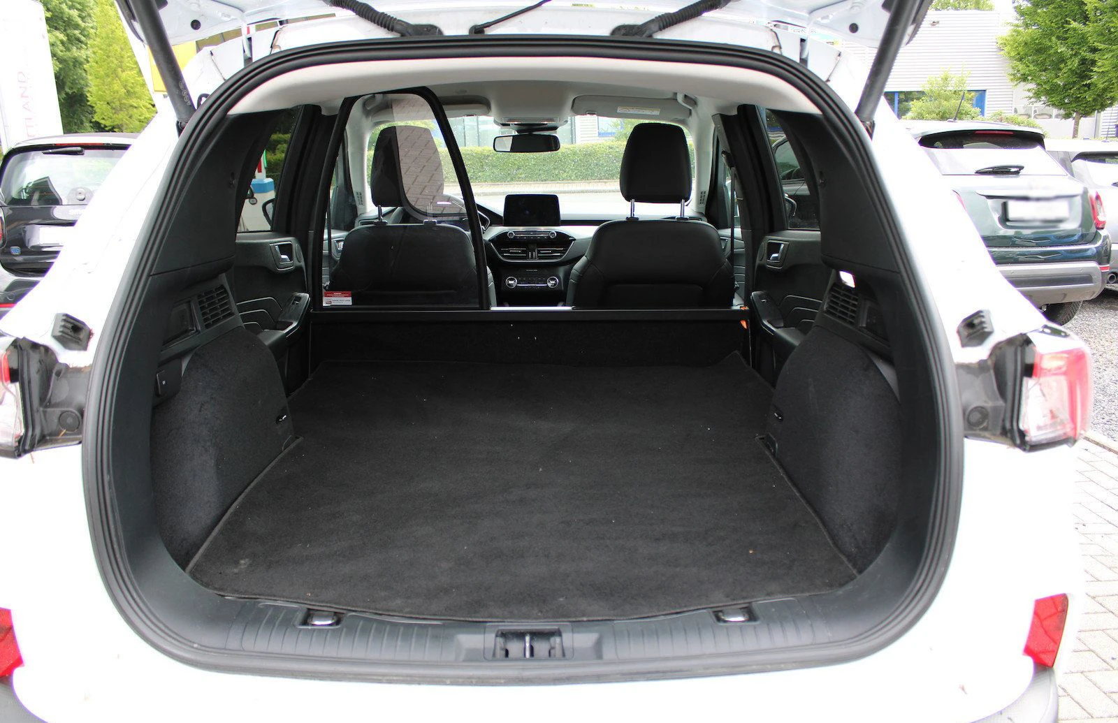 Ford Kuga 2.0/TITANIUM/120HP/NAVI/LED/B&O/LANE-ASSIST/193f - изображение 8