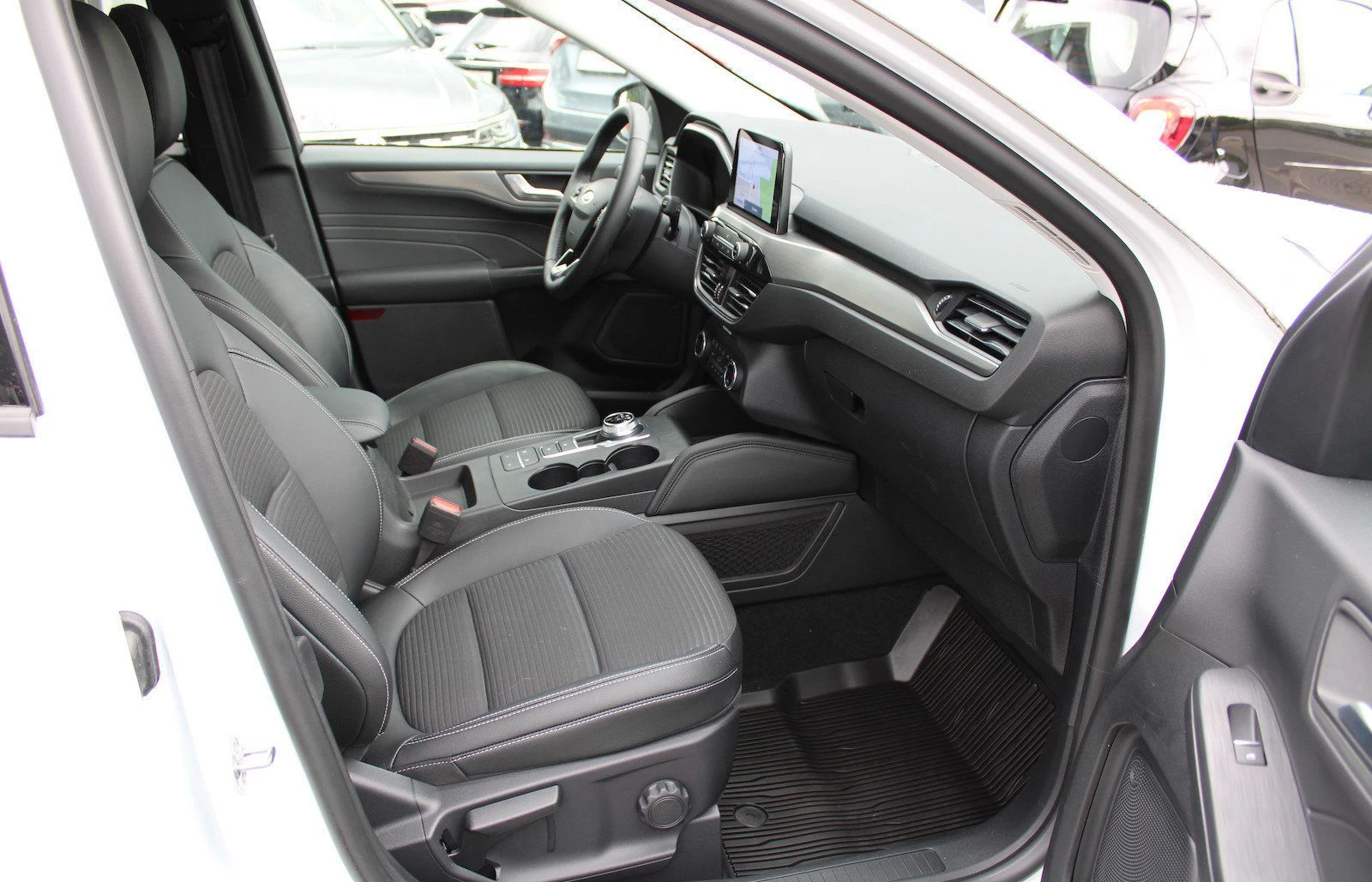 Ford Kuga 2.0/TITANIUM/120HP/NAVI/LED/B&O/LANE-ASSIST/193f | Mobile.bg   14