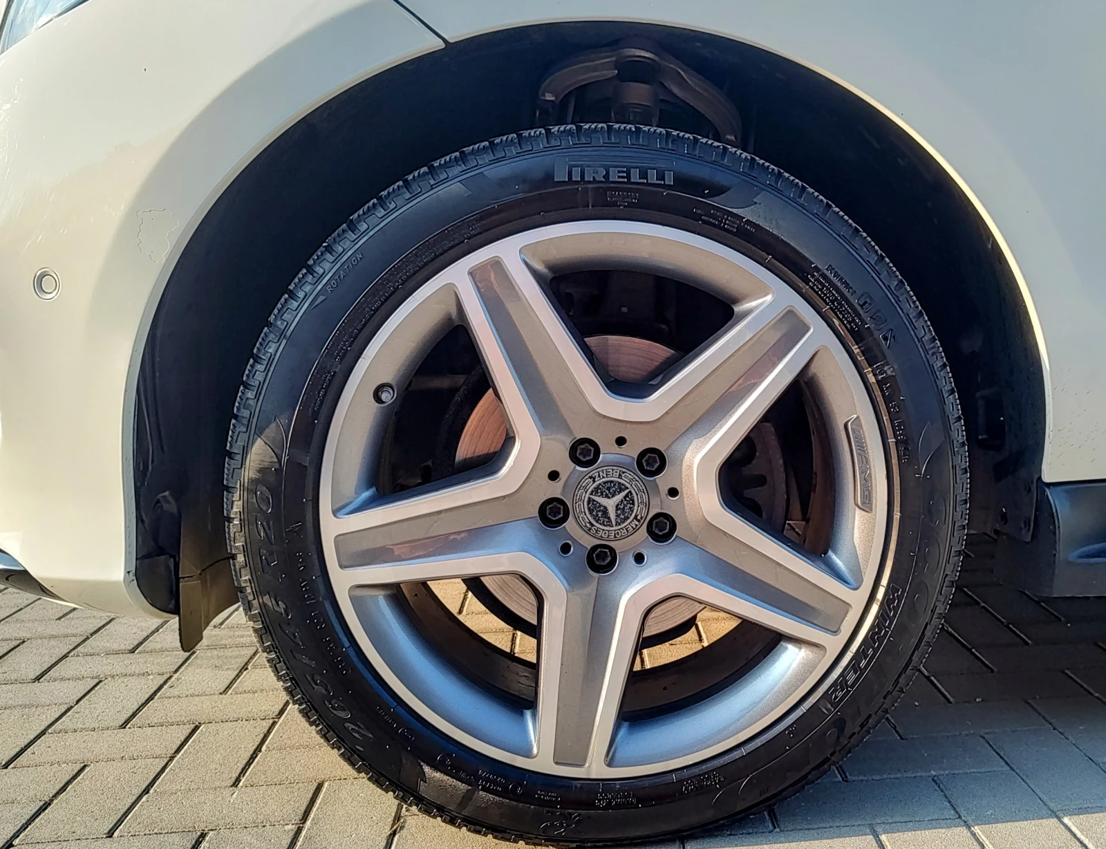 Mercedes-Benz GLE 350 AMG 20" 141000 КМ - изображение 7