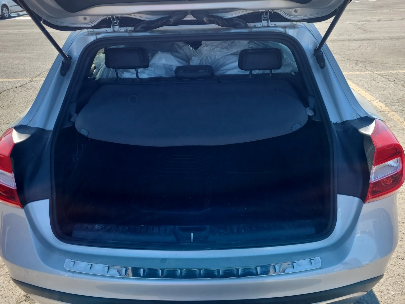 Mercedes-Benz GLA 250 4MATIC * * PANO * * CARFAX * * АВТО КРЕДИТ * * , снимка 5 - Автомобили и джипове - 53774508