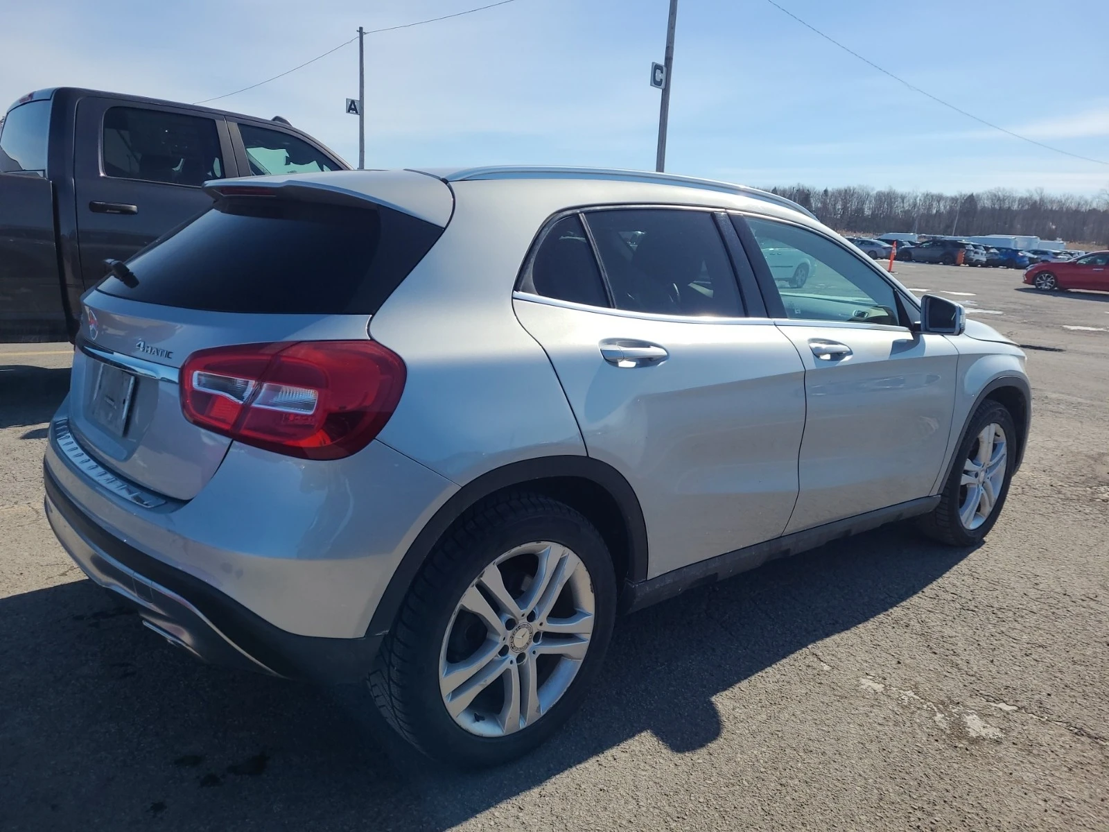 Mercedes-Benz GLA 250 4MATIC * * PANO * * CARFAX * * АВТО КРЕДИТ * * , снимка 3 - Автомобили и джипове - 53774508