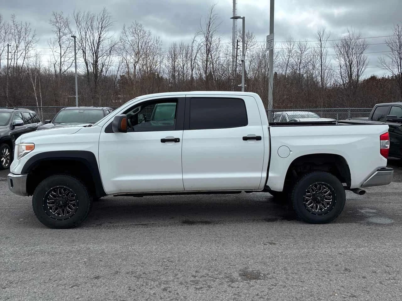 Toyota Tundra * SR5 * KEYLESS* , снимка 2 - Автомобили и джипове - 54067620