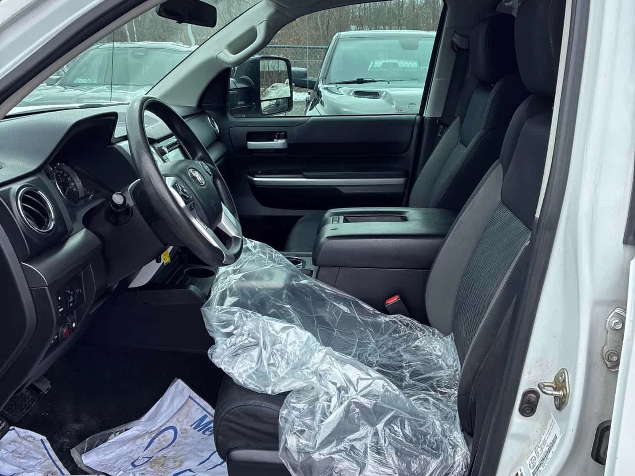 Toyota Tundra * SR5 * KEYLESS* , снимка 12 - Автомобили и джипове - 54067620