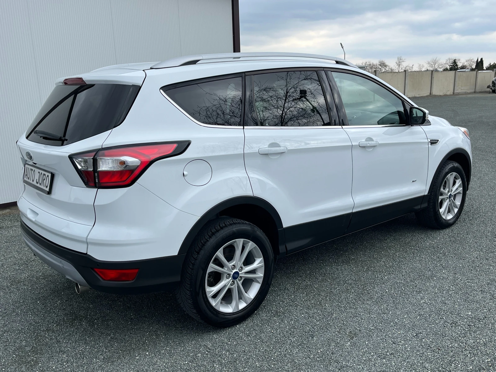 Ford Kuga 2.0TDI-4x4-Aвтоматик, снимка 5 - Автомобили и джипове - 54075669