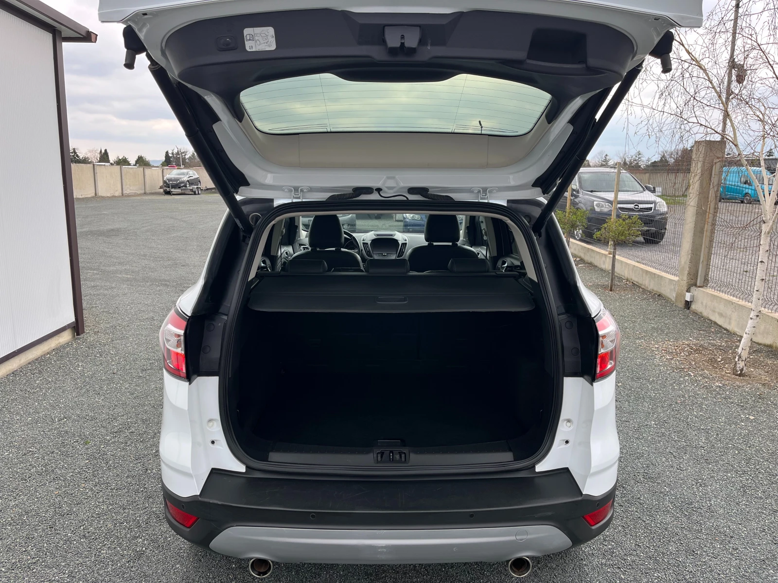 Ford Kuga 2.0TDI-4x4-Aвтоматик, снимка 15 - Автомобили и джипове - 54075669