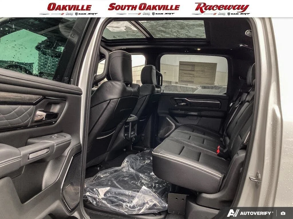 Dodge RAM 1500 Limited Crew Cab 4WD, снимка 17 - Автомобили и джипове - 54611835