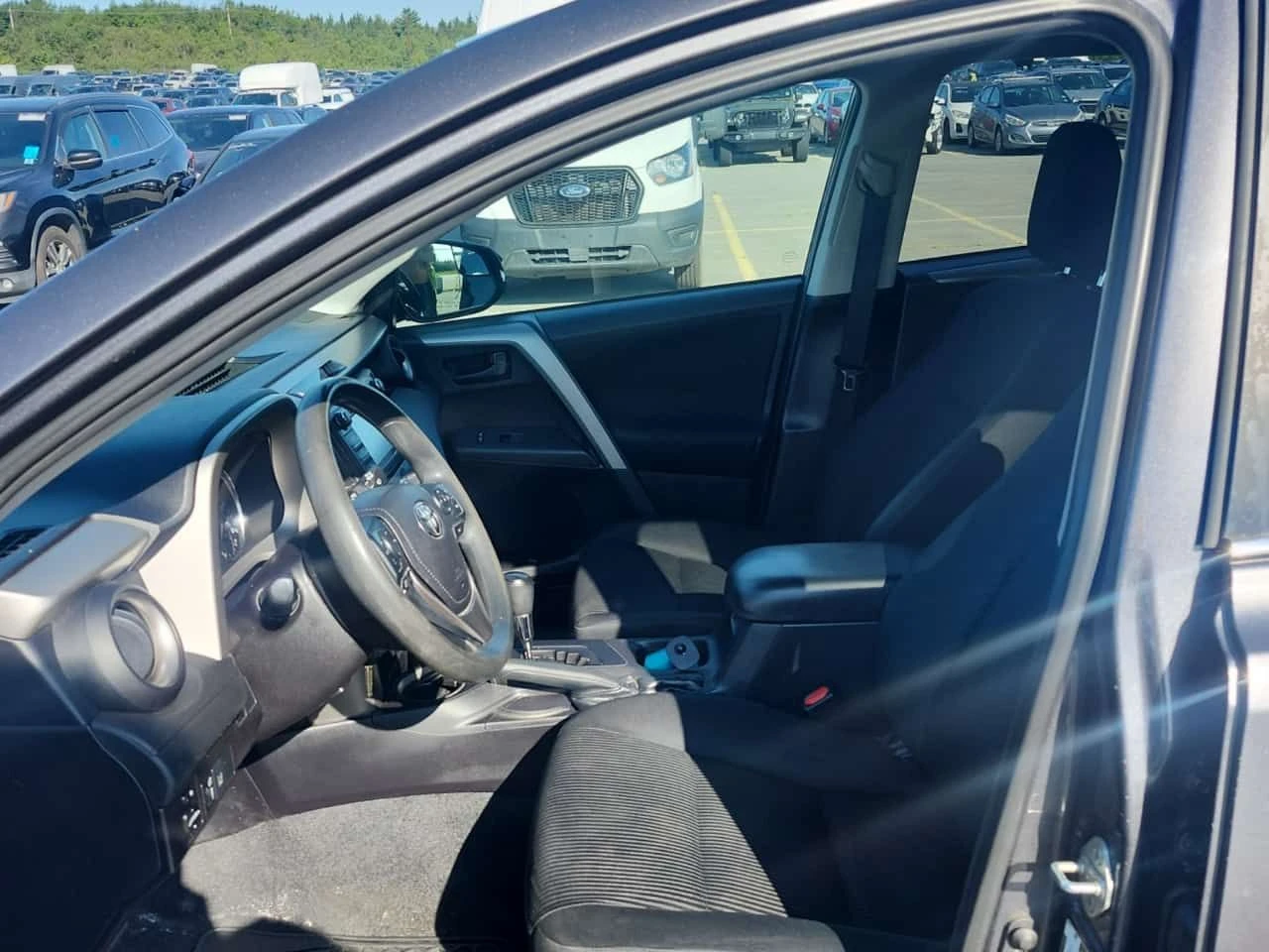 Toyota Rav4 LE/CARFAX/ФИНАНСИРАНЕ, снимка 5 - Автомобили и джипове - 55707396