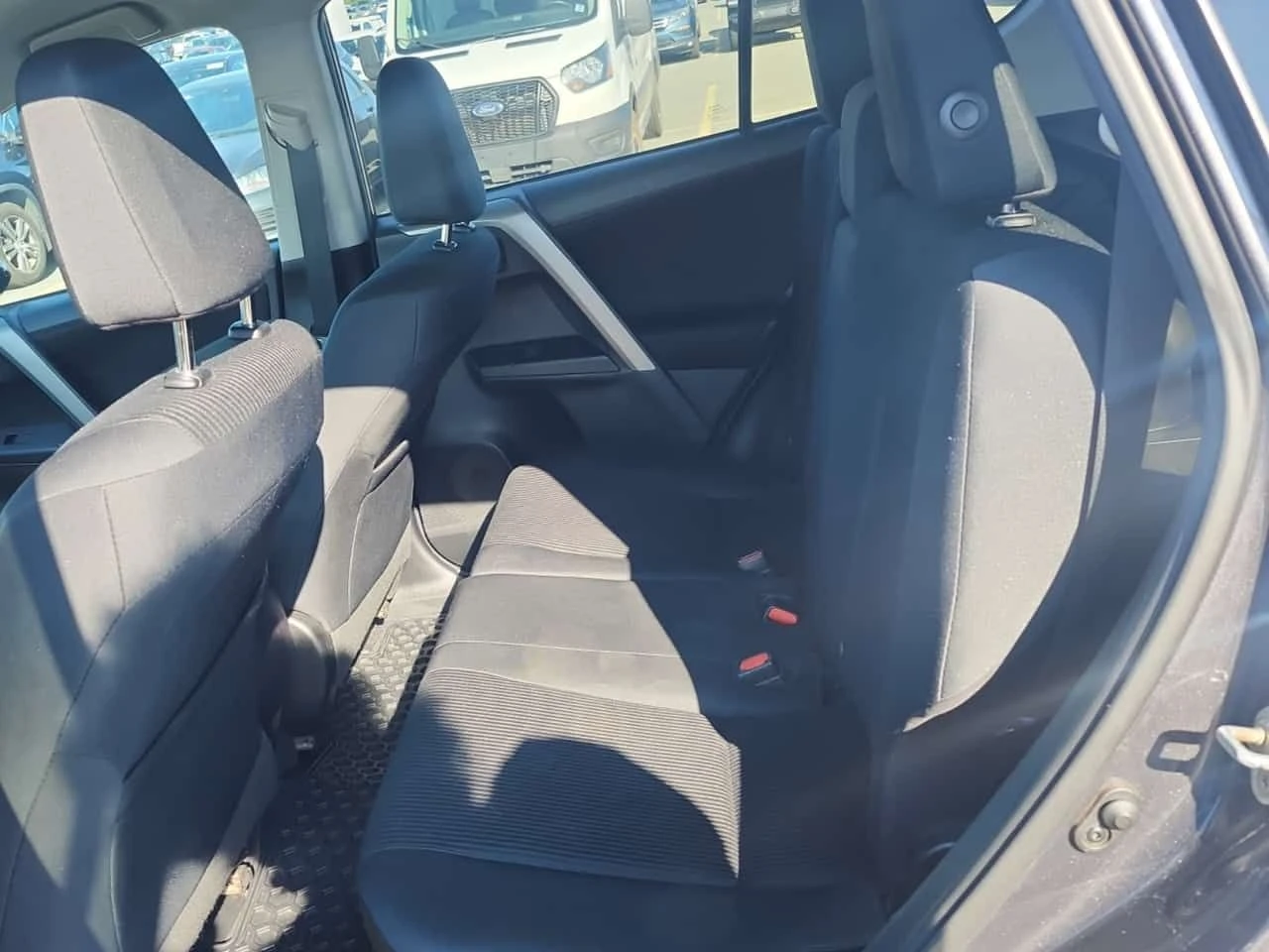Toyota Rav4 LE/CARFAX/ФИНАНСИРАНЕ, снимка 11 - Автомобили и джипове - 55707396