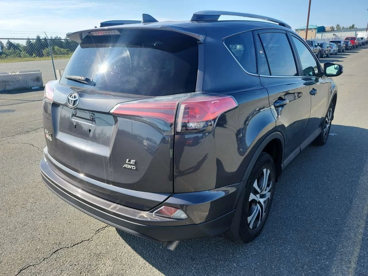 Toyota Rav4 LE/CARFAX/ФИНАНСИРАНЕ, снимка 3 - Автомобили и джипове - 55707396