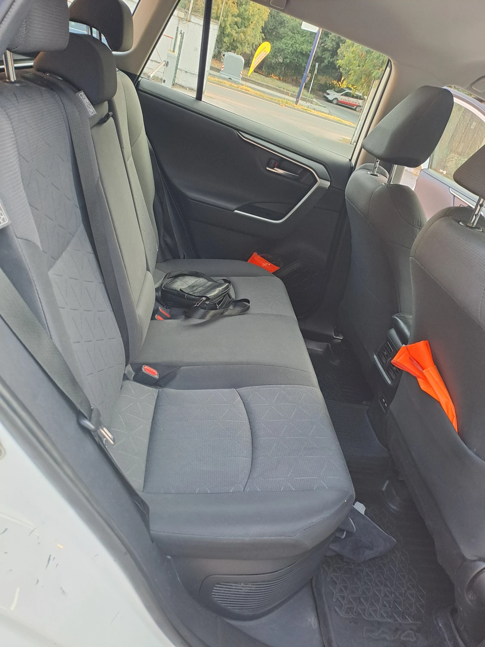 Toyota Rav4, снимка 6 - Автомобили и джипове - 55848604