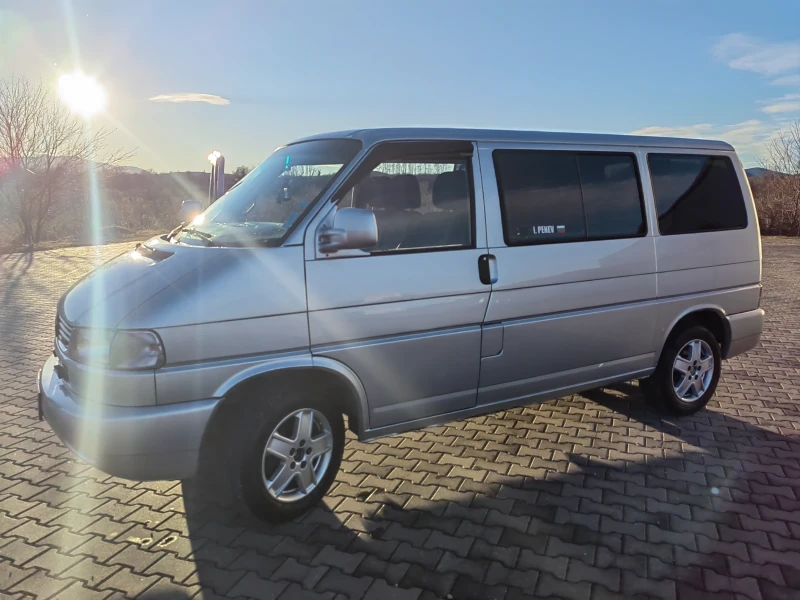 VW Caravelle, снимка 1 - Бусове и автобуси - 49556735