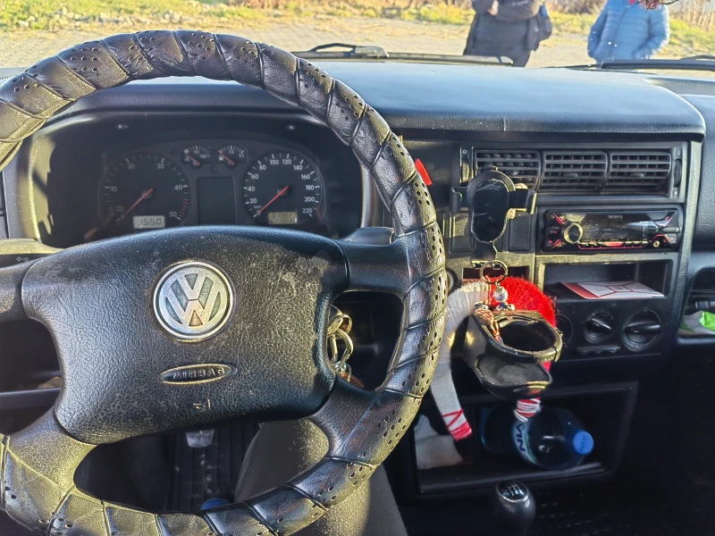 VW Caravelle, снимка 9 - Бусове и автобуси - 49556735