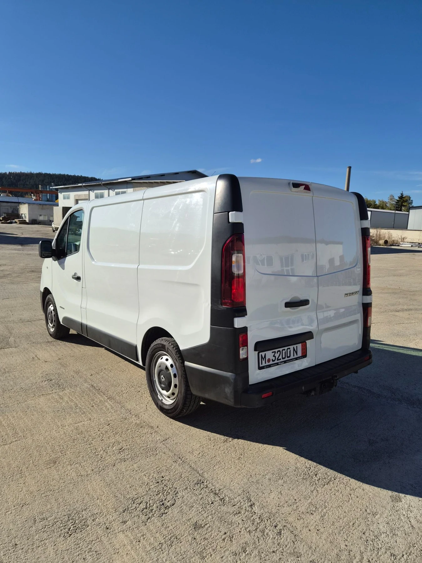 Renault Trafic НОВ ВНОС Keyless, КАМЕРА, КЛИМА , SORTIMO, снимка 3 - Бусове и автобуси - 56638155