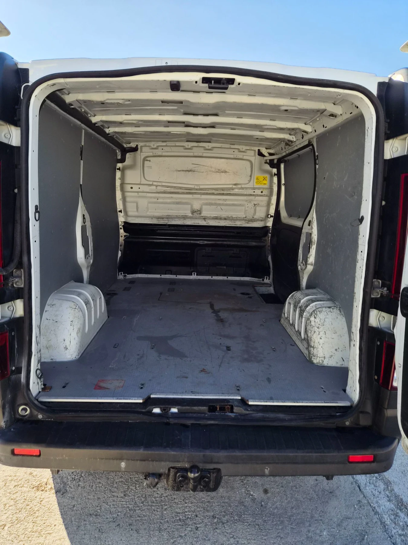 Renault Trafic НОВ ВНОС Keyless, КАМЕРА, КЛИМА , SORTIMO, снимка 5 - Бусове и автобуси - 56638155