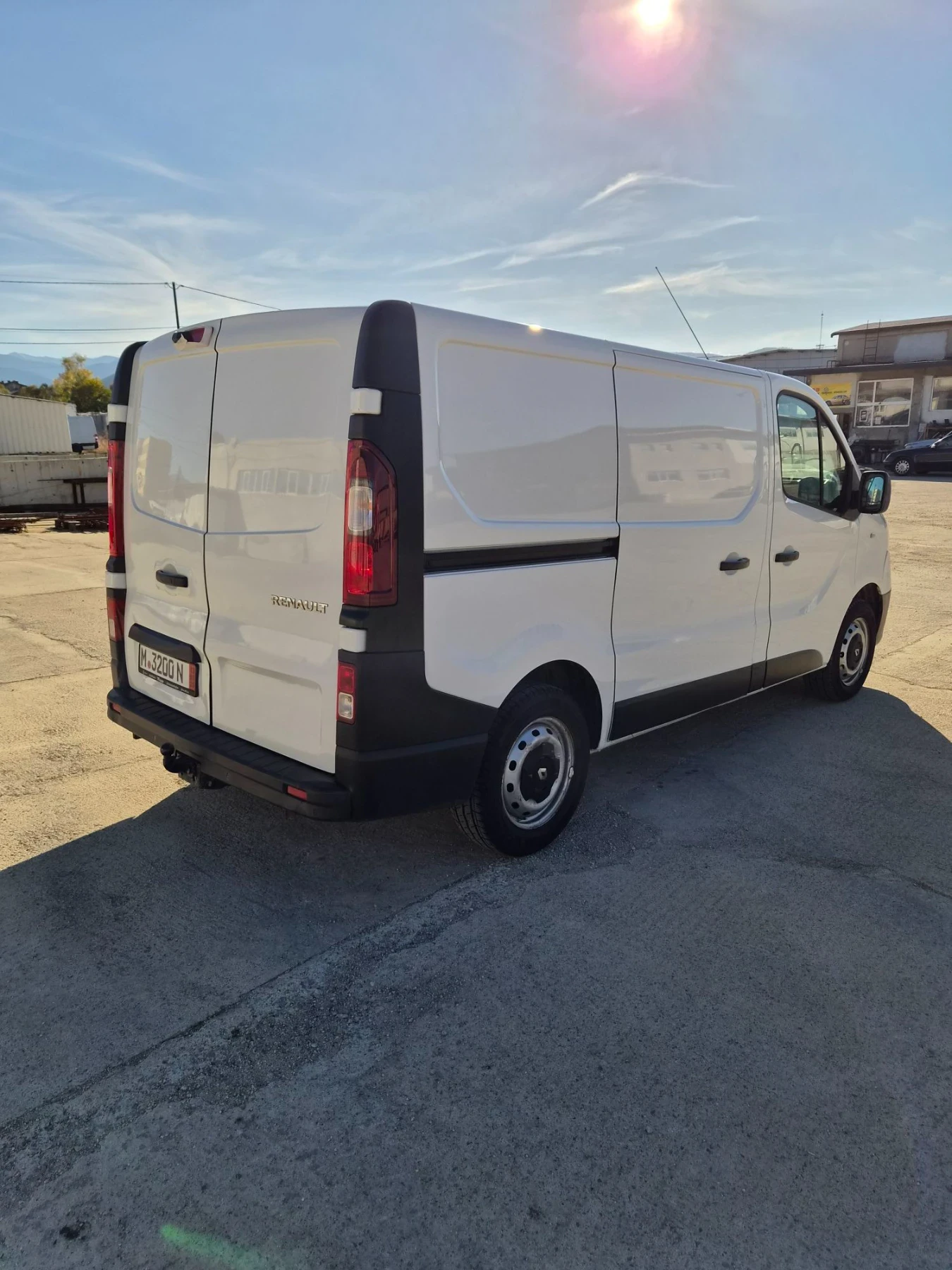 Renault Trafic НОВ ВНОС Keyless, КАМЕРА, КЛИМА , SORTIMO, снимка 6 - Бусове и автобуси - 56638155